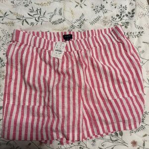 NWT J. Crew Women’s Shorts in Medium Elastic Waist Pink Stripe
